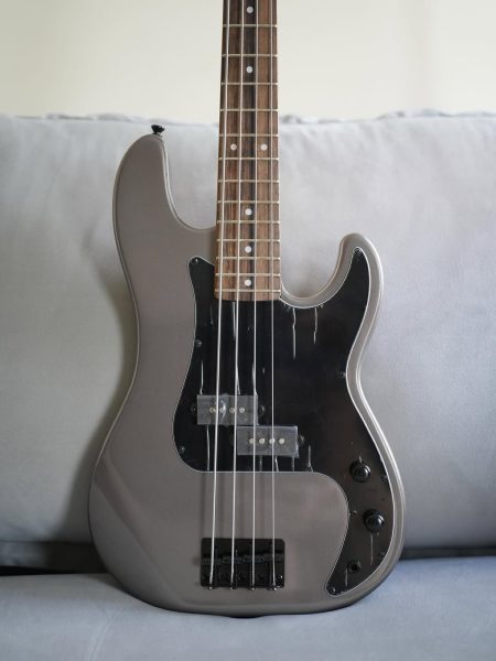 Tagima TW65 mini P-bass