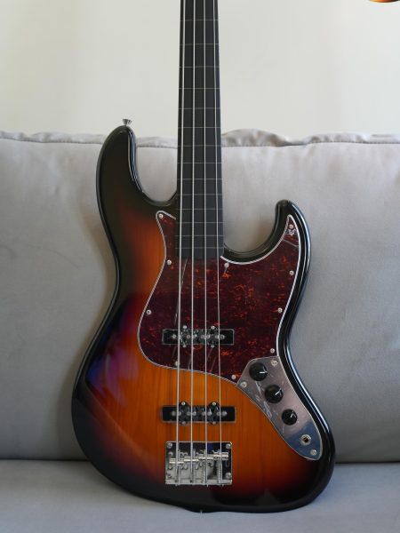 Tagima Tw73 fretless