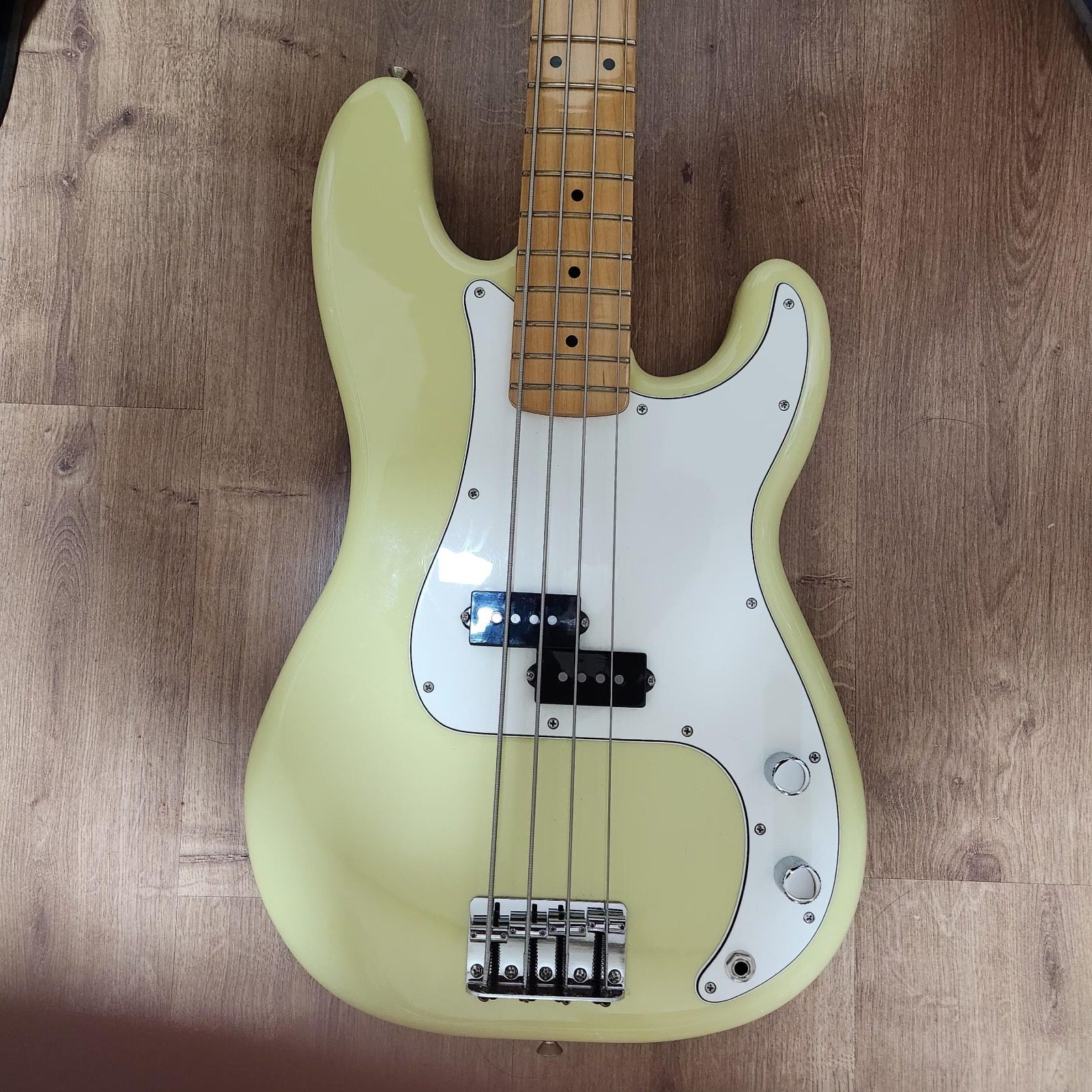 Fender Player II P-bass