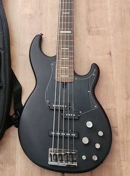 Yamaha BB735A