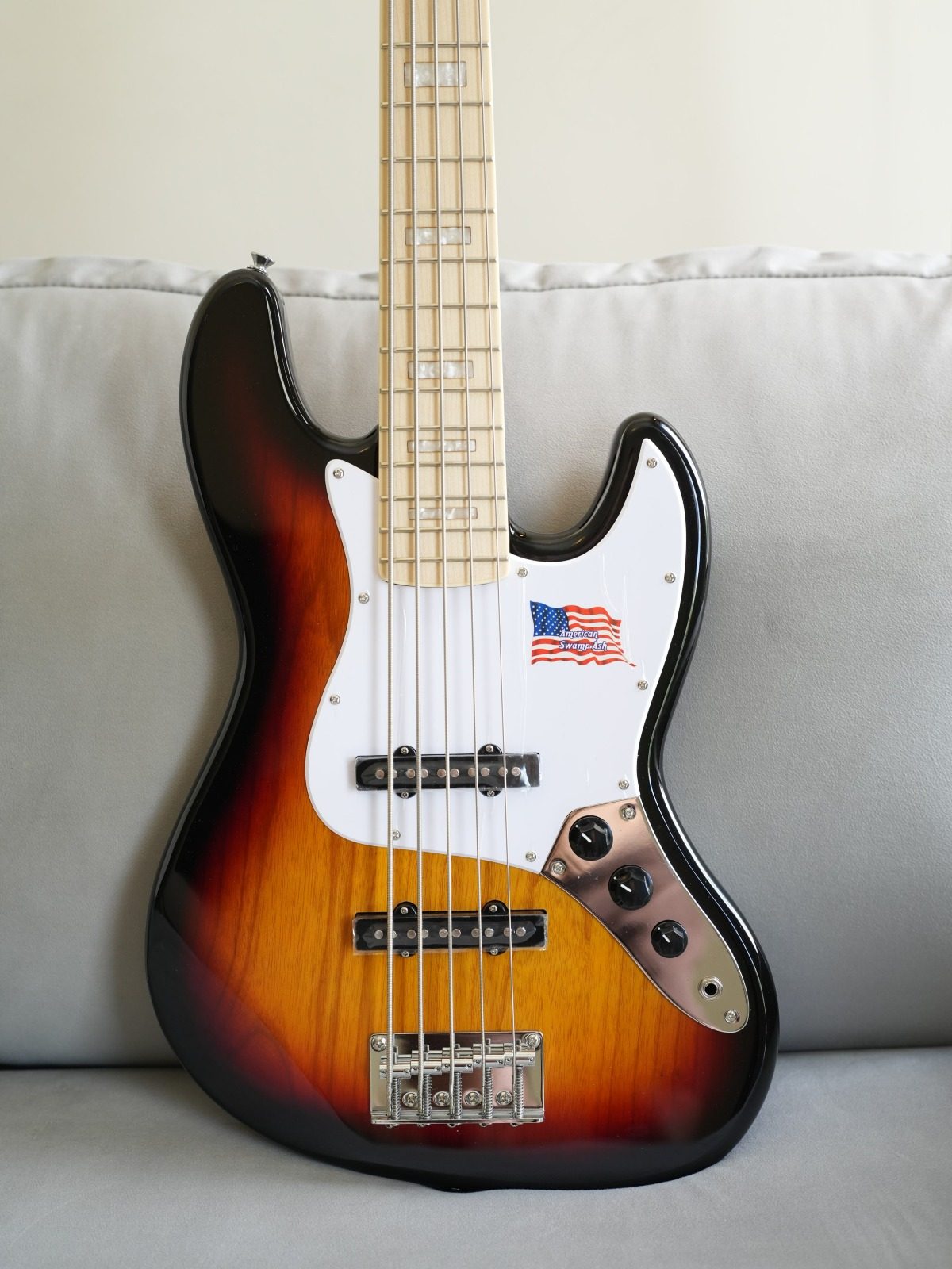 SX Jazz Bass em Swamp Ash Americano